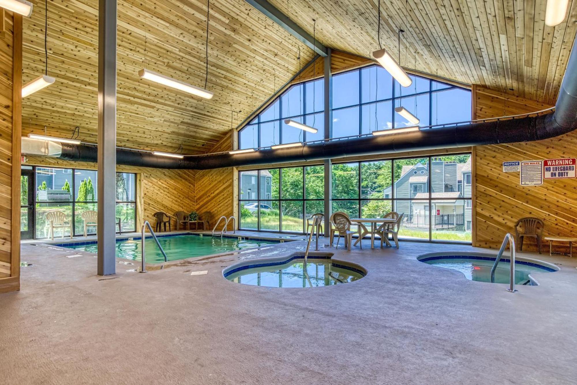 Cozy Resort-Style Gatlinburg Condo Indoor Pool! Exterior foto